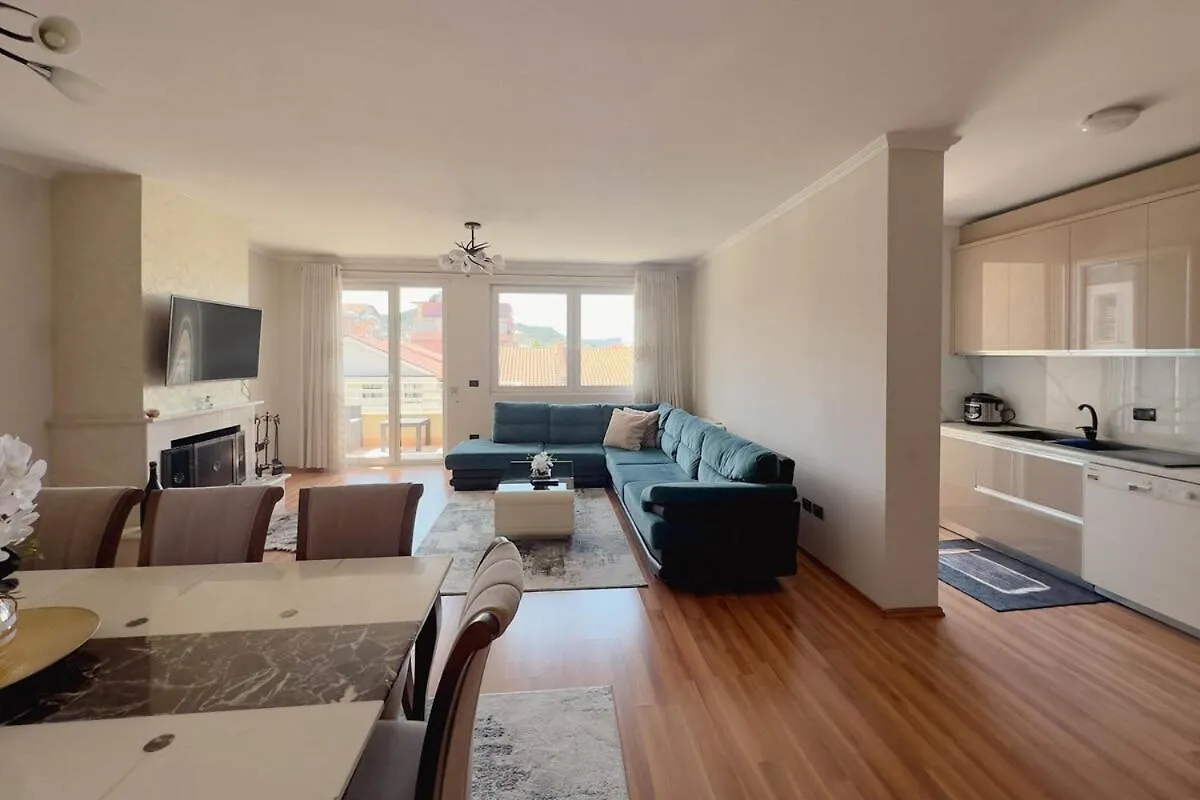 Whole Floor Apartment In Upscale Neighborhood Tirana